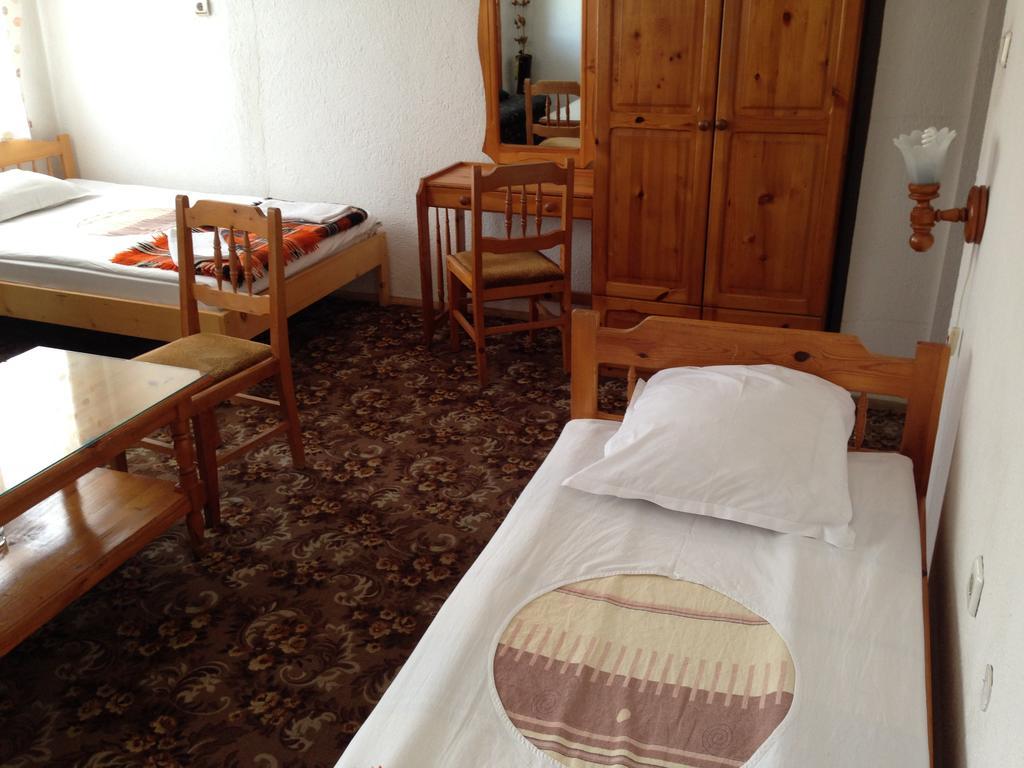 Katerina Family Hotel スモーリャン エクステリア 写真